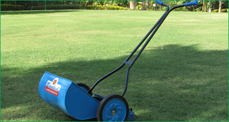 Wheel type manual lawn mower